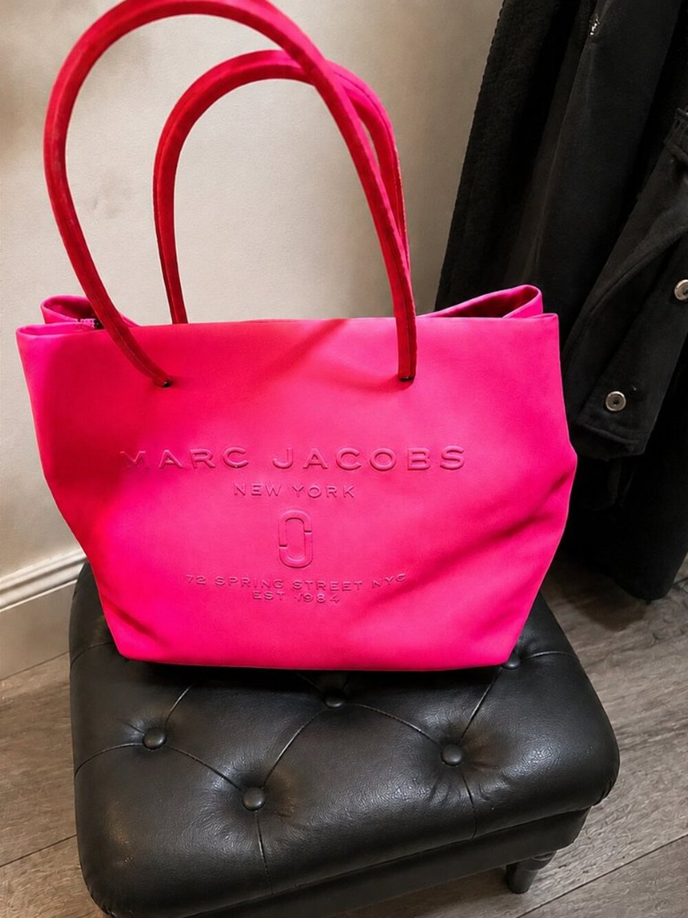 Marc Jacobs Logo Shopper East-West Tote Bag